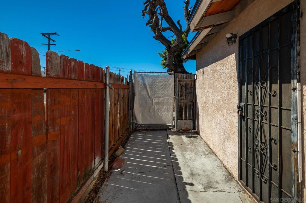 3103 3105 Central Property Photo 46