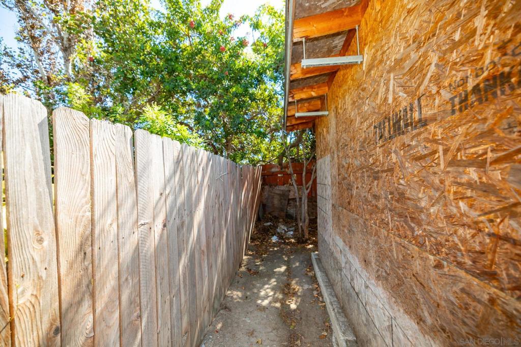 3103 3105 Central Property Photo 49