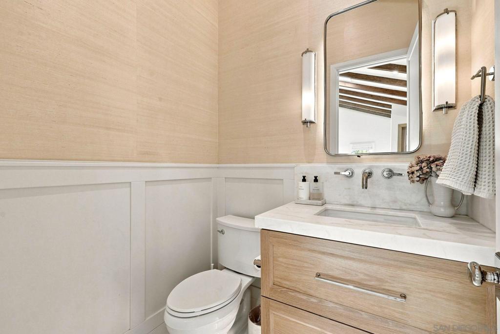 4301 Hawk St Property Photo 14