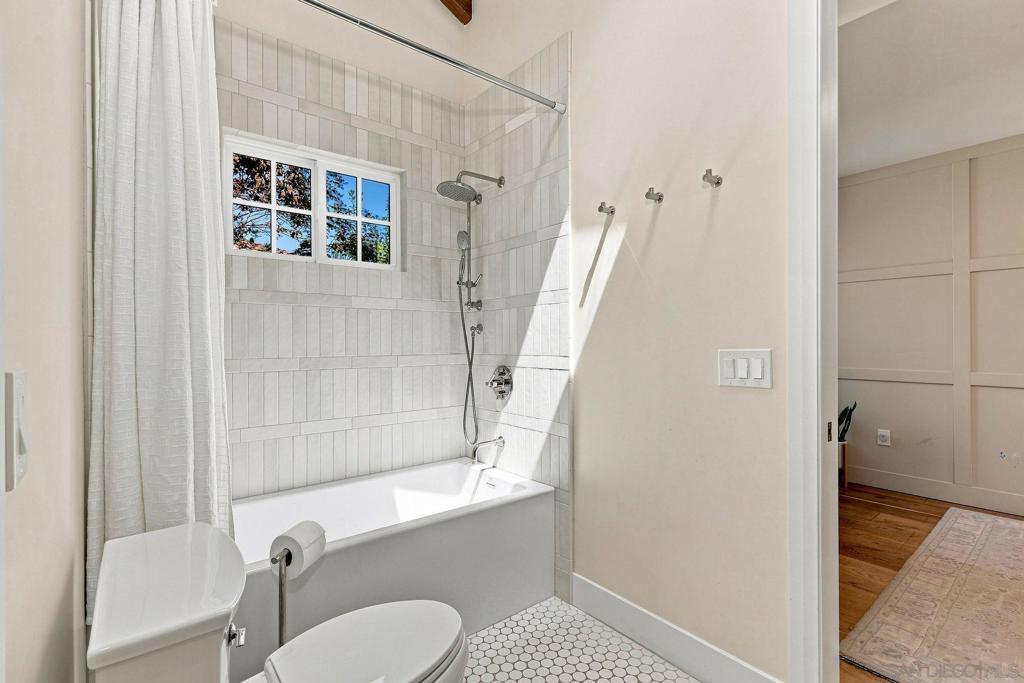 4301 Hawk St Property Photo 20