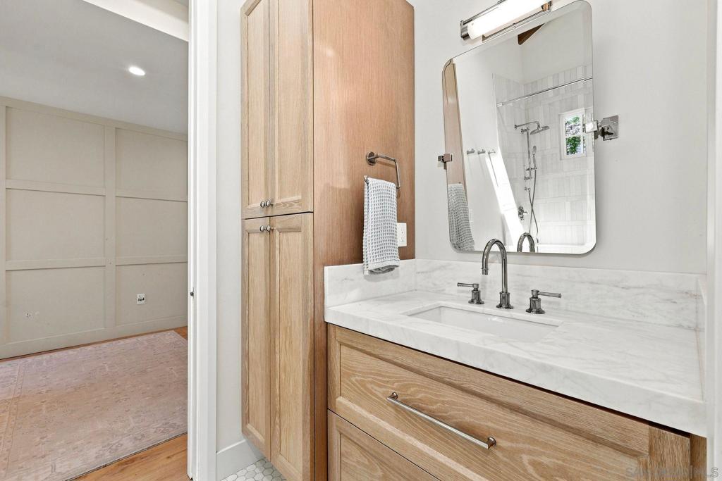 4301 Hawk St Property Photo 21