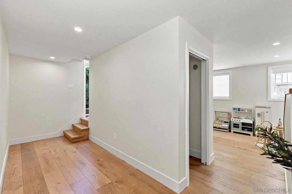 4301 Hawk St Property Photo 23