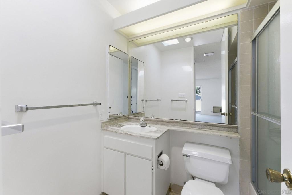 4545 Collwood 14 Property Photo 19