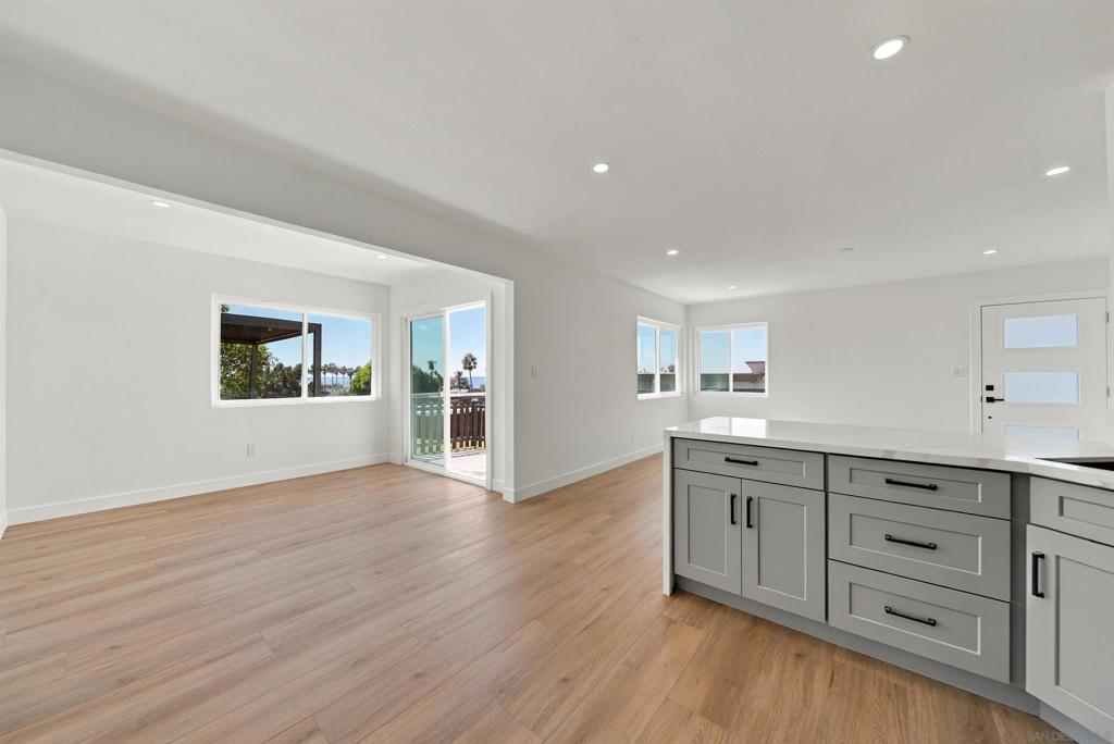 4768 72 Coronado Avenue Property Photo 18