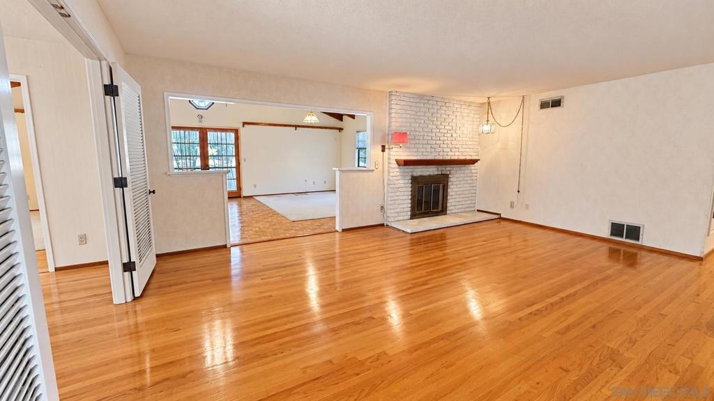 47 E Shasta Street Property Photo 3