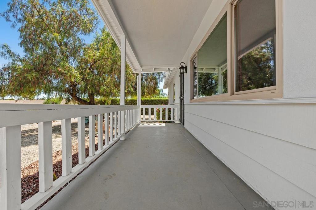 2738 Oak Hill Dr Property Photo 3