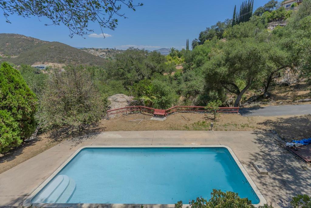 14949 Woods Valley Property Photo 4