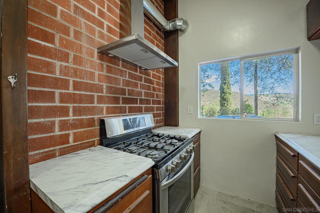 14949 Woods Valley Property Photo 12