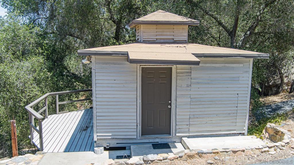 14949 Woods Valley Property Photo 28