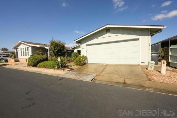 1811 Lynx Glen Property Photo 1