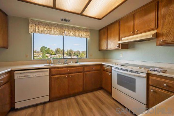1811 Lynx Glen Property Photo 3