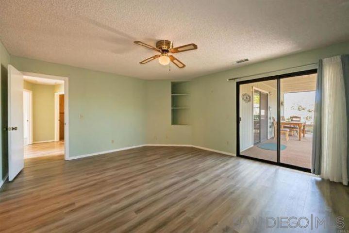 1811 Lynx Glen Property Photo 8