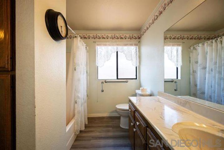 1811 Lynx Glen Property Photo 11