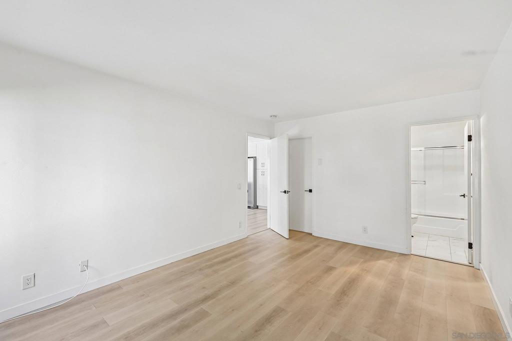 4600 Lamont St 204 Property Photo 22