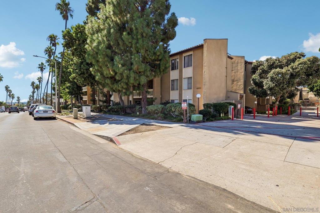 4600 Lamont St 204 Property Photo 43