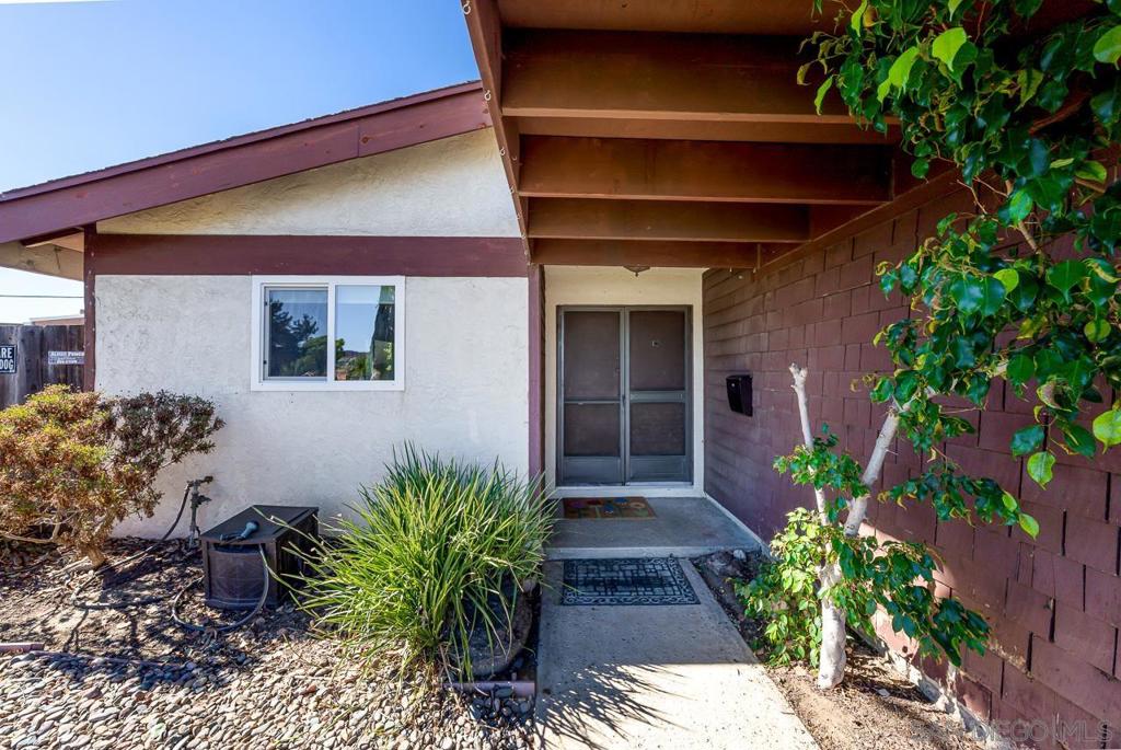 9364 Leticia Dr. Property Photo 2