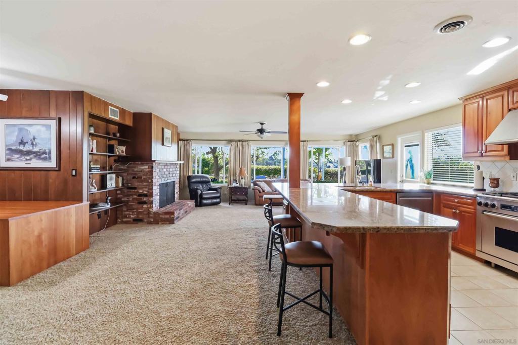 2083 Flying Hills Property Photo 4