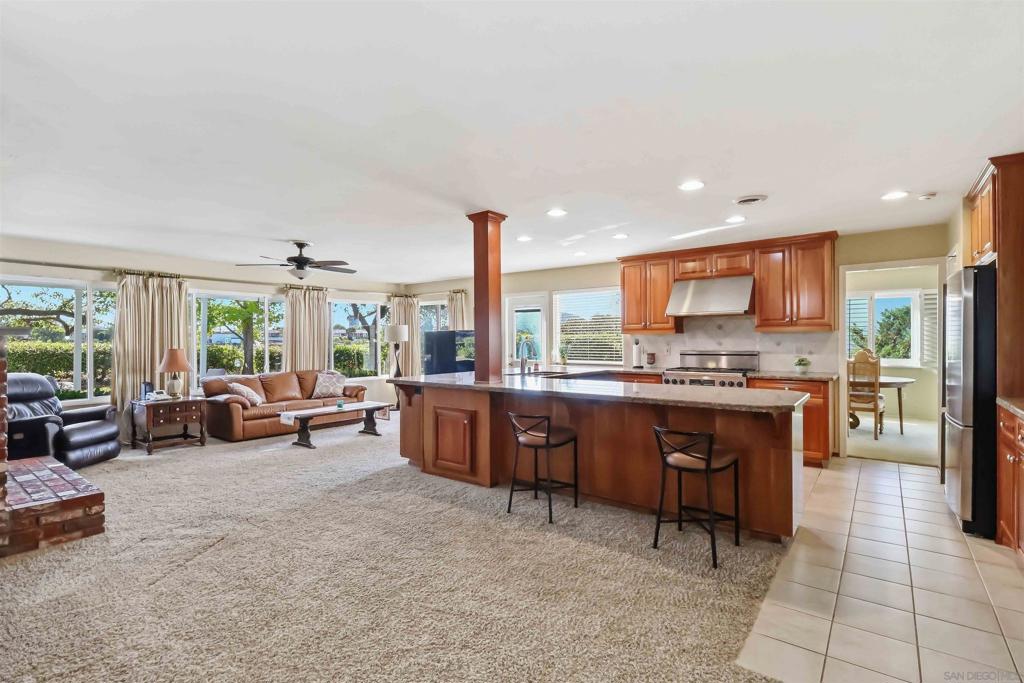 2083 Flying Hills Property Photo 5