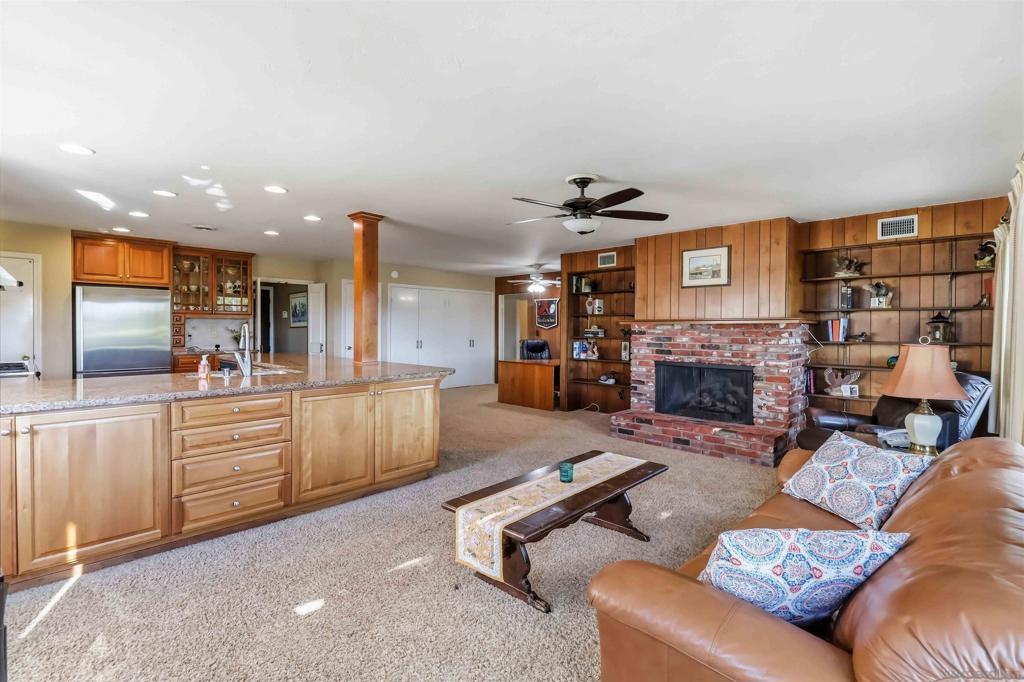 2083 Flying Hills Property Photo 6