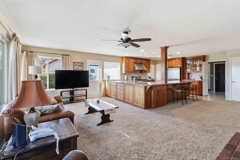 2083 Flying Hills Property Photo 7