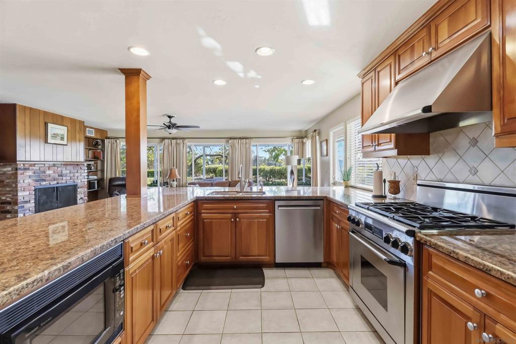 2083 Flying Hills Property Photo 8