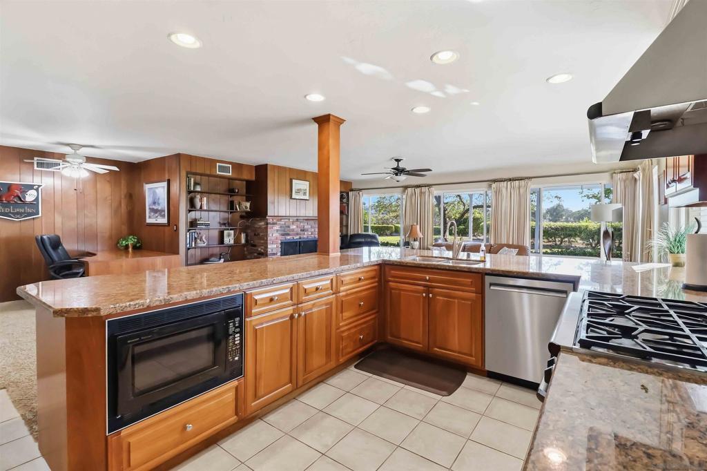 2083 Flying Hills Property Photo 9