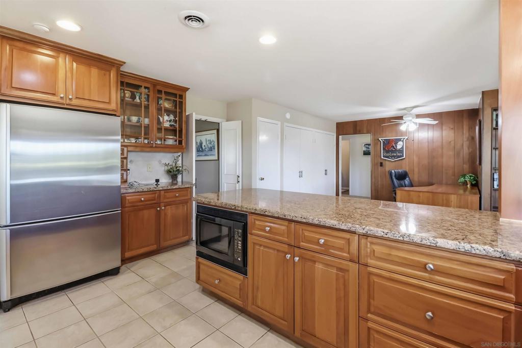 2083 Flying Hills Property Photo 10