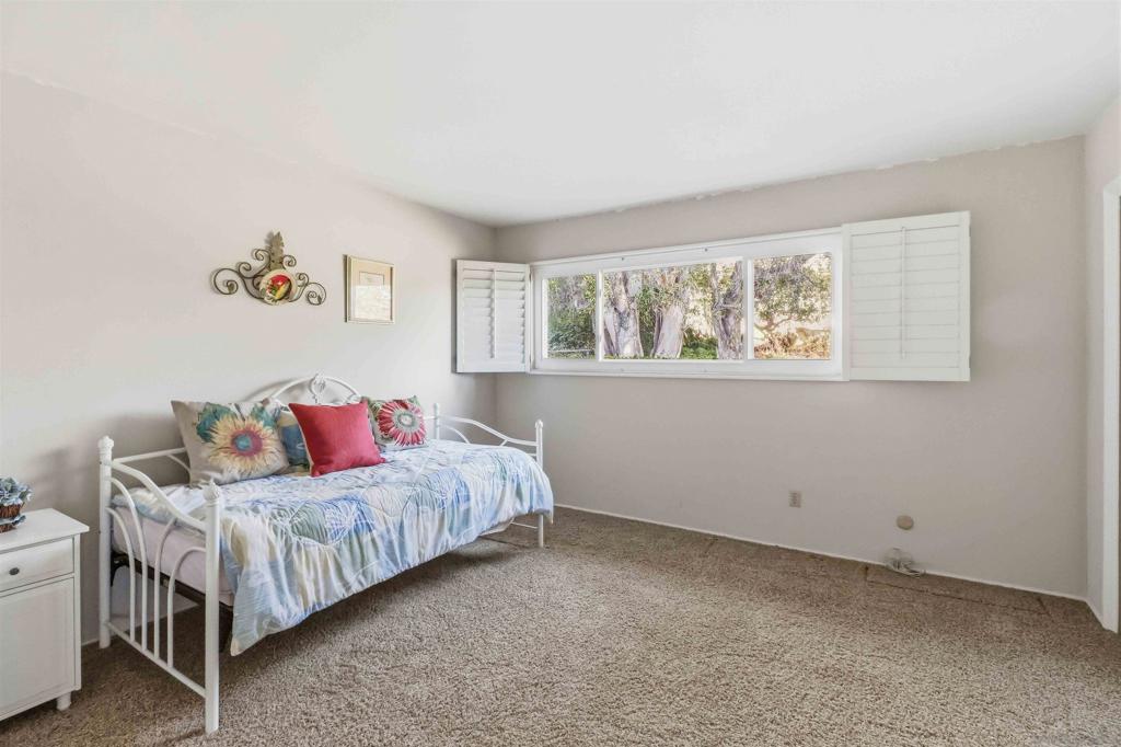2083 Flying Hills Property Photo 21