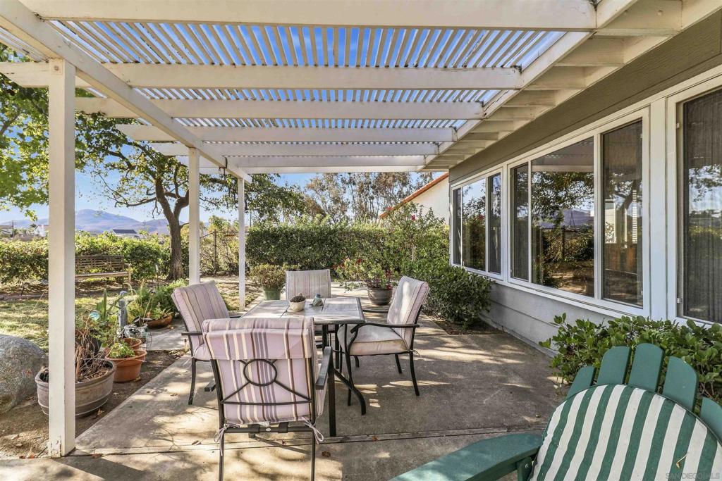 2083 Flying Hills Property Photo 24