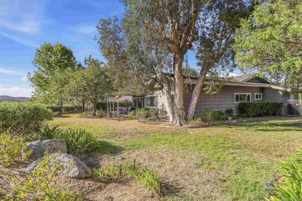 2083 Flying Hills Property Photo 27