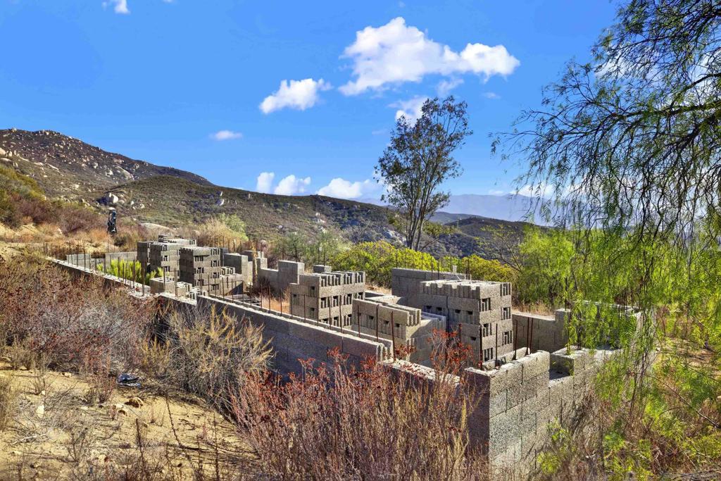 16743 Christopher Ln Property Photo 11