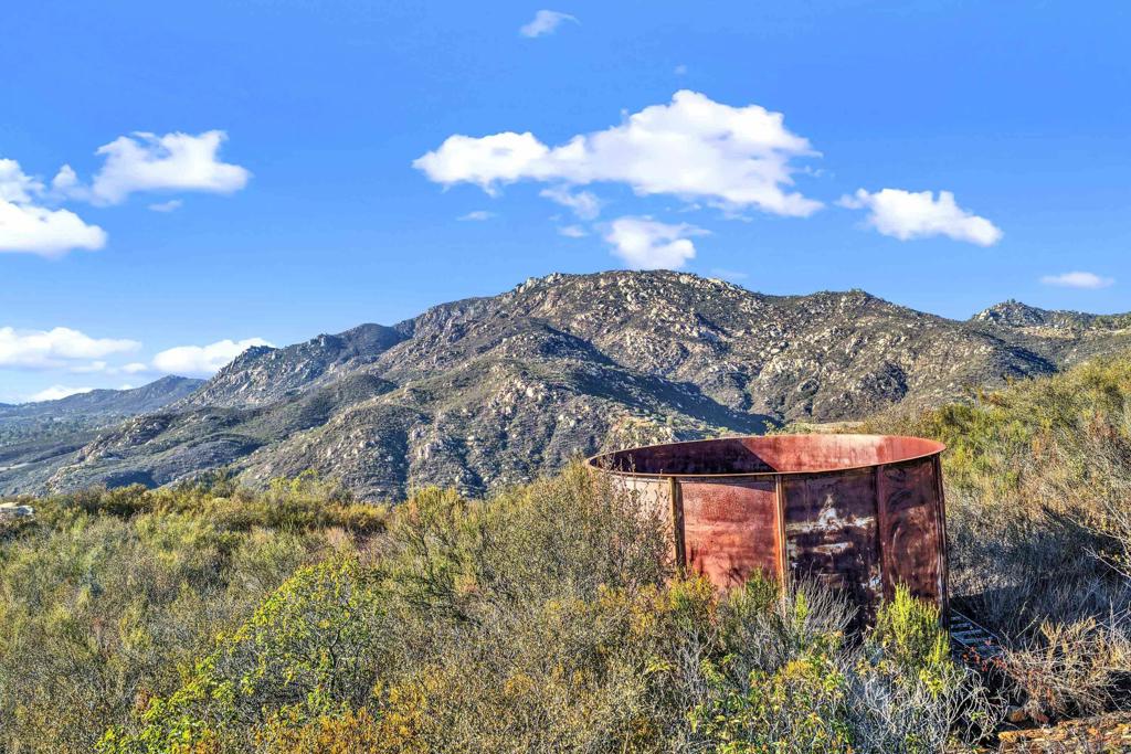 16743 Christopher Ln Property Photo 27
