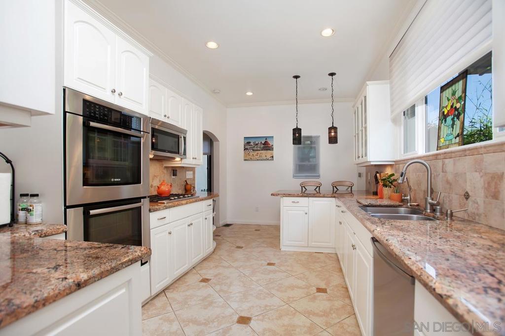 815 Alameda Boulevard Property Photo 3
