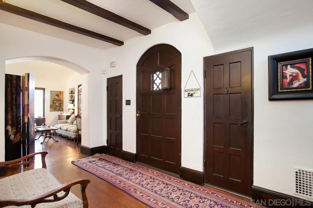 815 Alameda Boulevard Property Photo 9