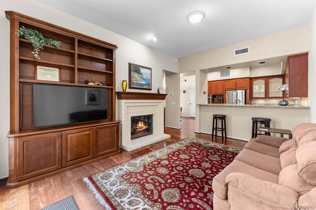 9744 Claiborne Square Property Photo 8