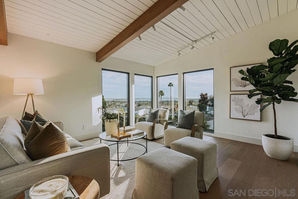 4985 Pacifica Dr Property Photo 2