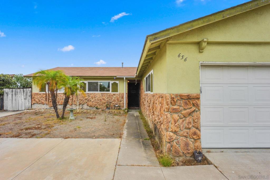 656 Flora Dr Property Photo 1