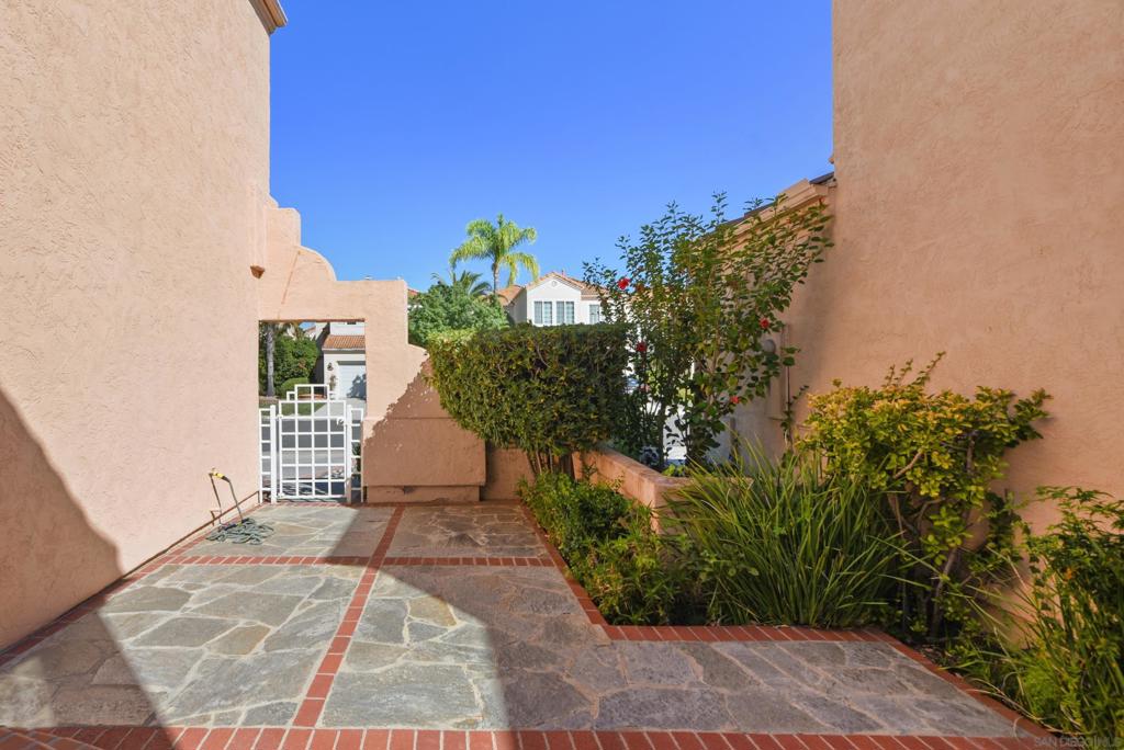 17964 Pueblo Vista Ln Property Photo 5
