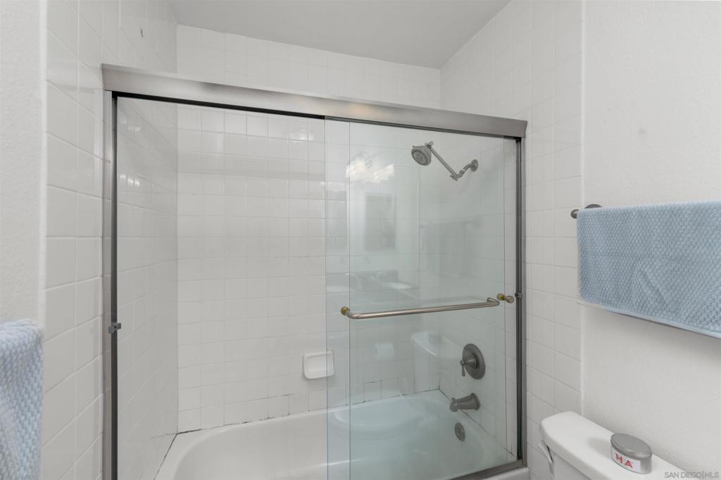 3939 Illinois 1f Property Photo 15