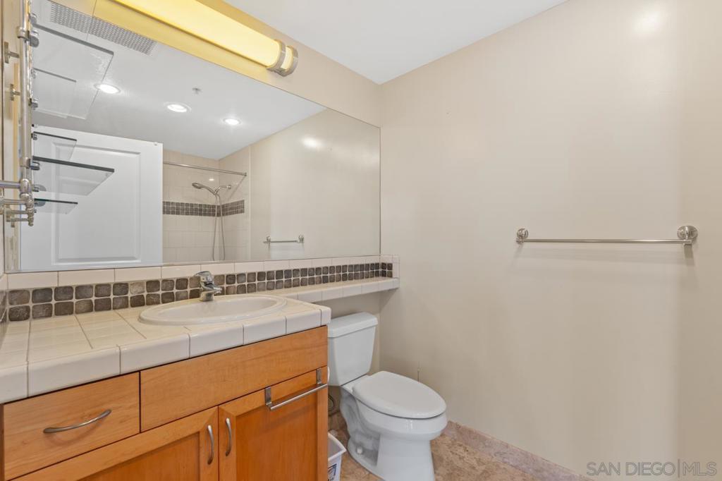 850 Beech St 1703 Property Photo 23
