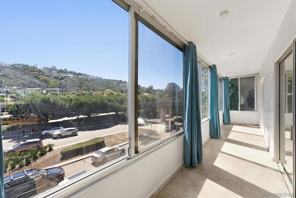 2352 Torrey Pines Rd Property Photo 14