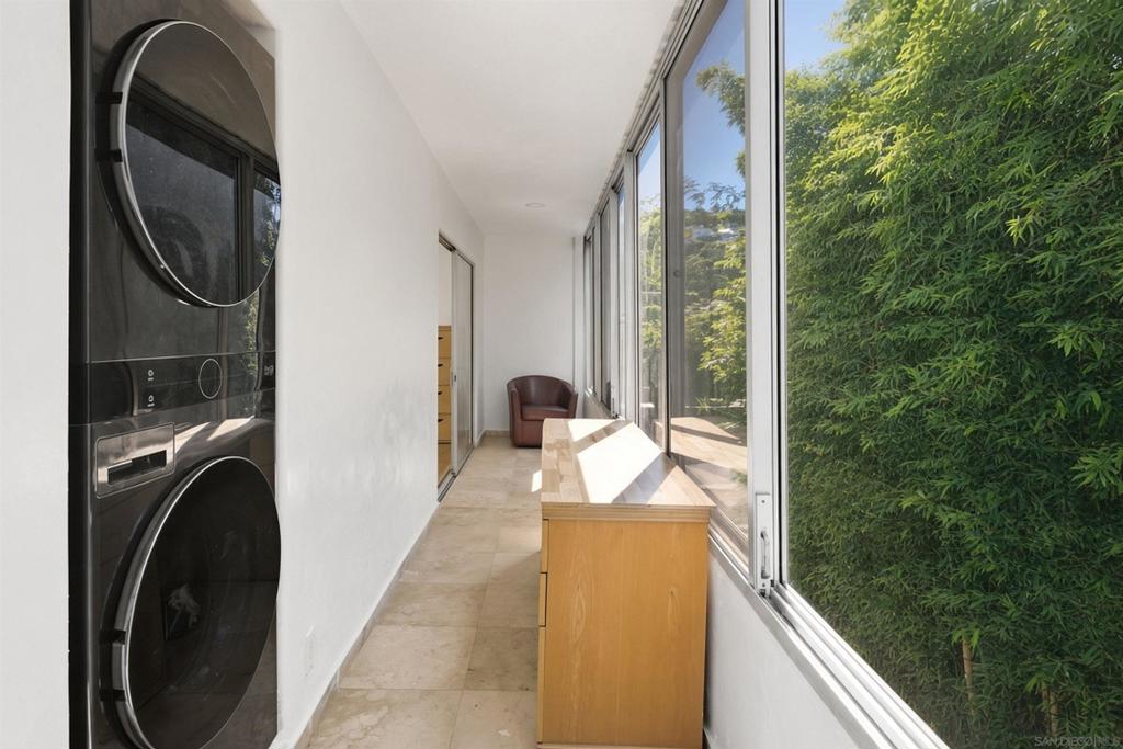 2352 Torrey Pines Rd Property Photo 20