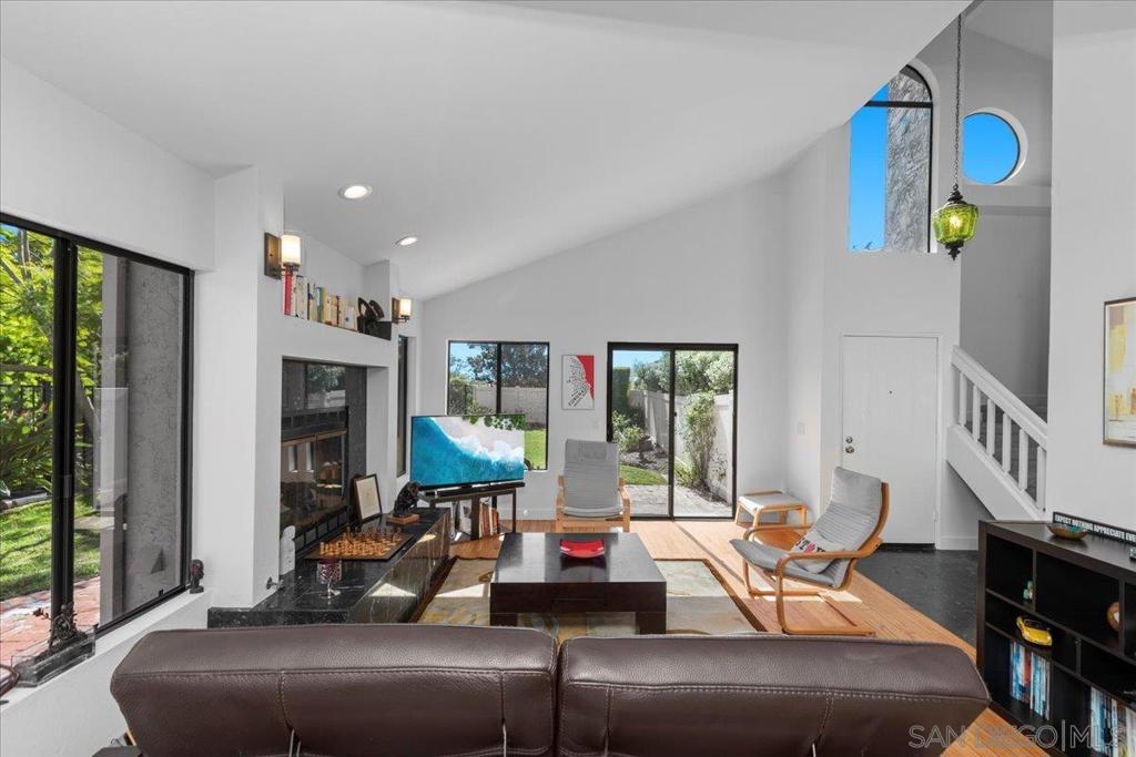 2108 Sea Village Circle Property Photo 4