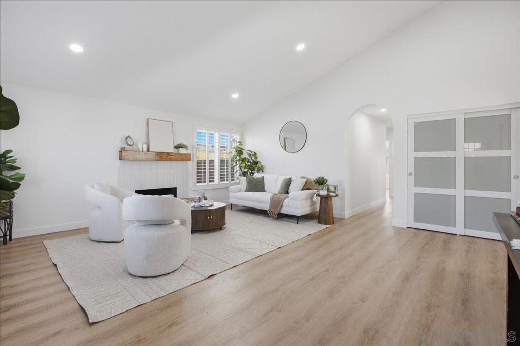 8837 Betelgeuse Property Photo 4