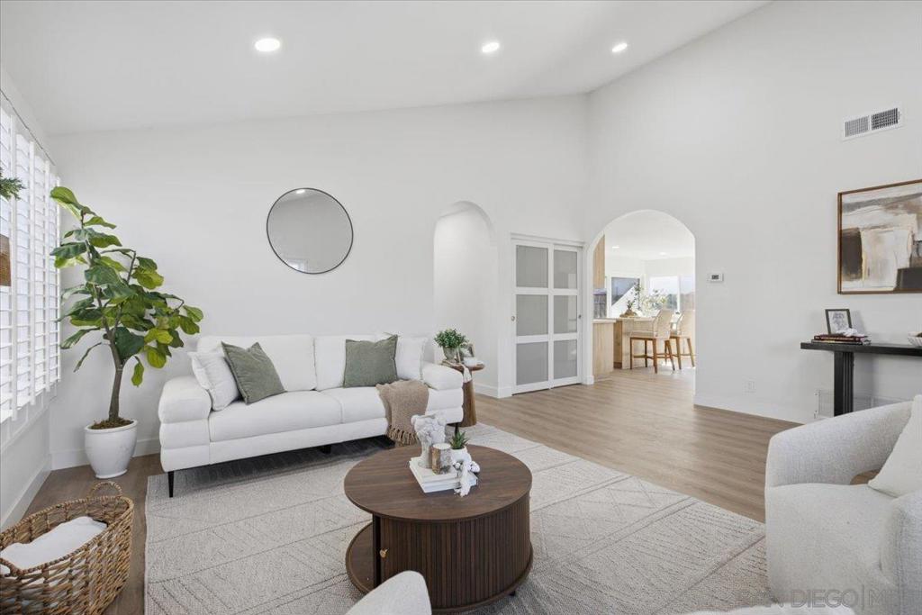 8837 Betelgeuse Property Photo 6