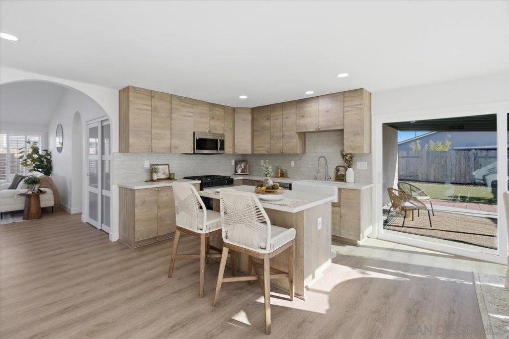 8837 Betelgeuse Property Photo 7