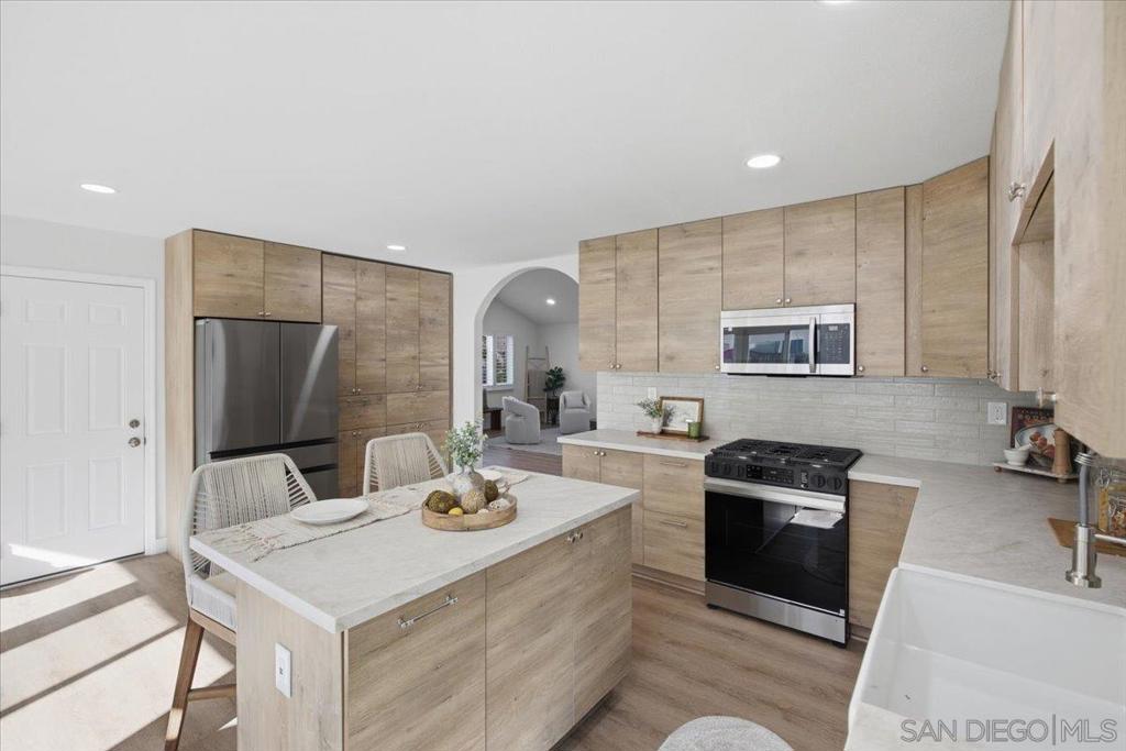 8837 Betelgeuse Property Photo 9