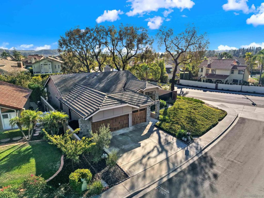 4505 Falcon Ridge Court Property Photo 4