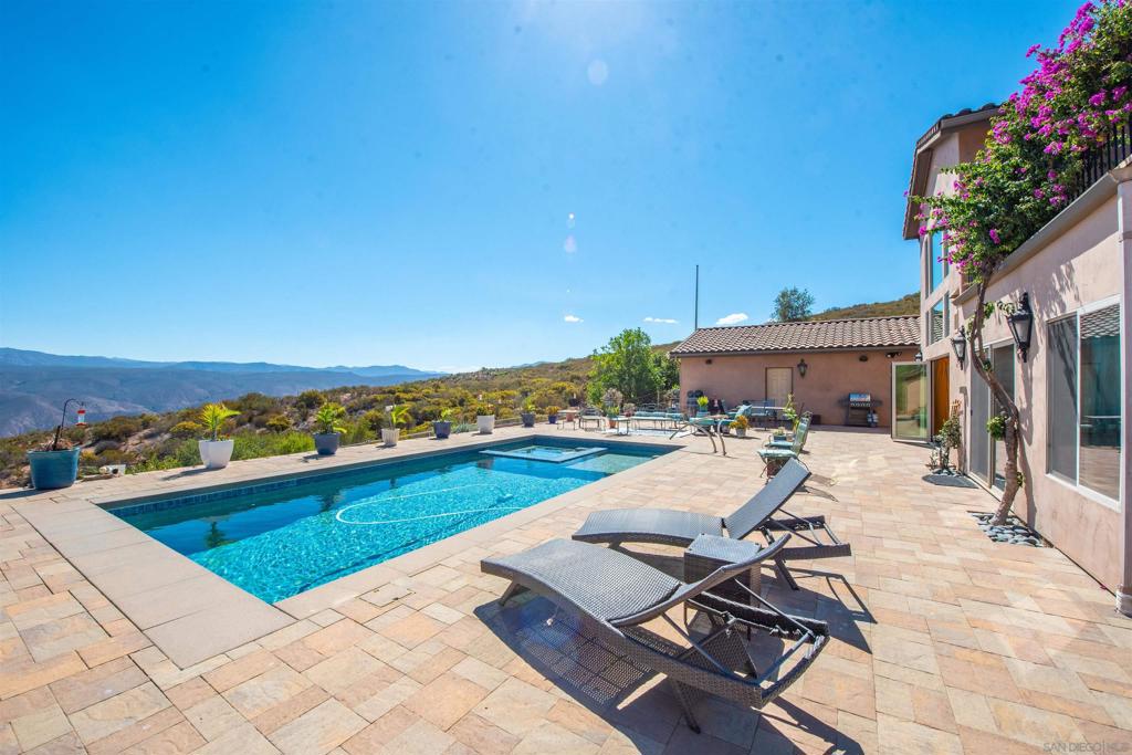 14909 Four Corners Property Photo 11