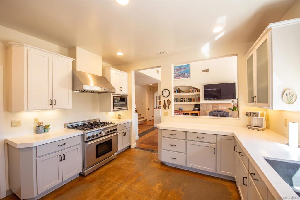 14909 Four Corners Property Photo 16